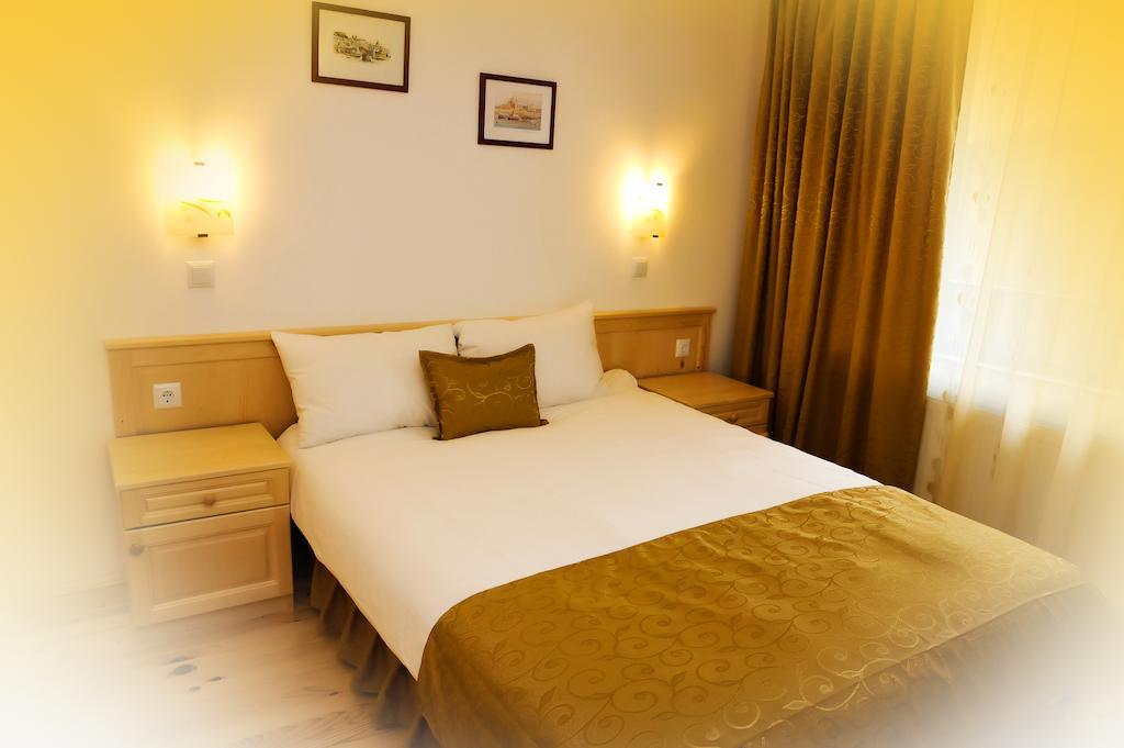 Family Hotel And Restaurant Plamena Oreshak  Zimmer foto