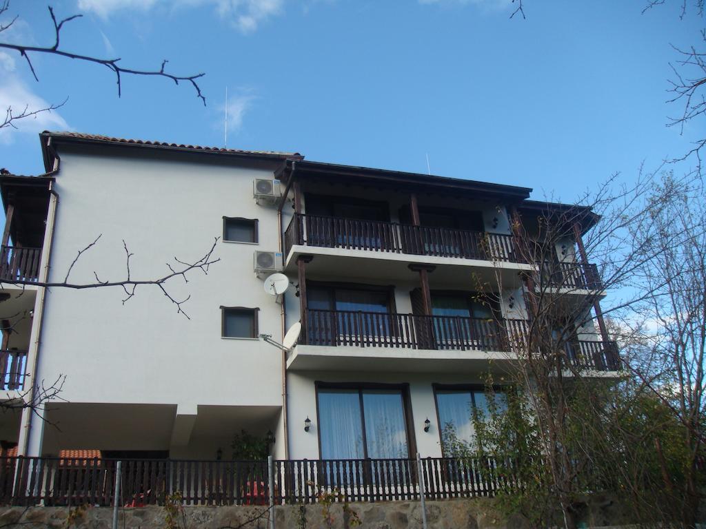 Family Hotel And Restaurant Plamena Oreshak  Exterior foto