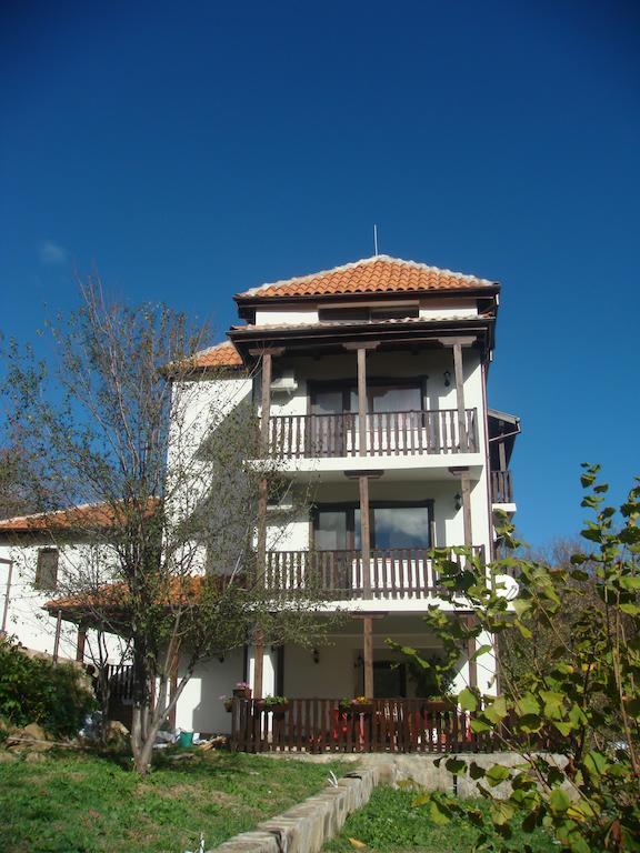 Family Hotel And Restaurant Plamena Oreshak  Exterior foto