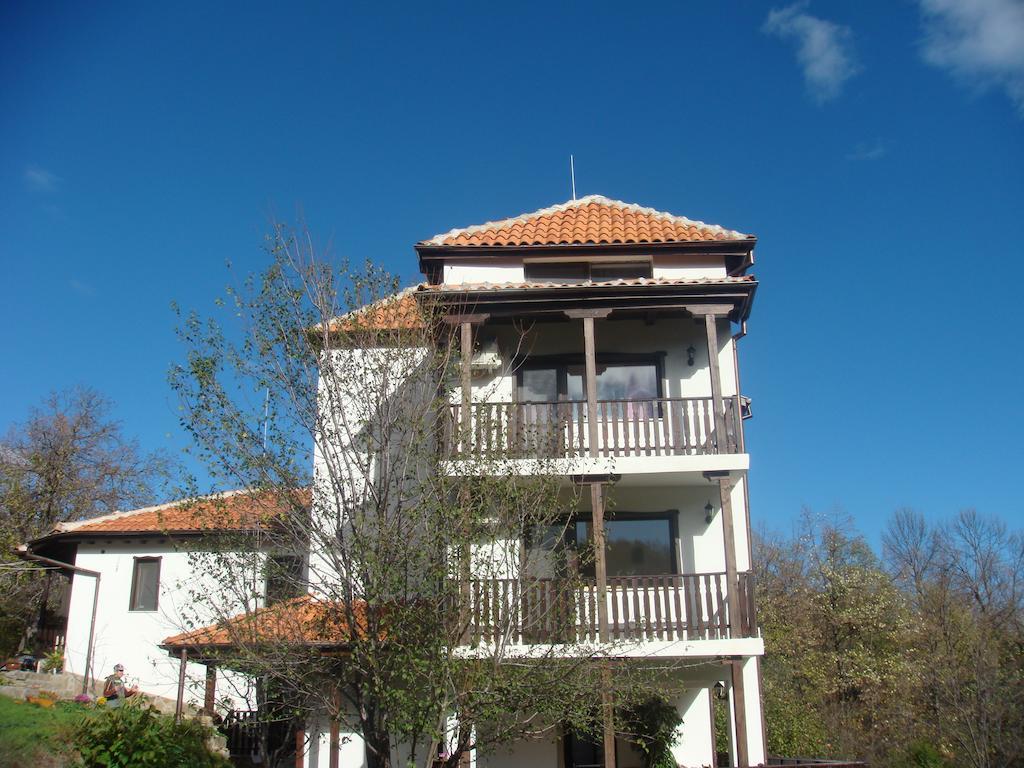 Family Hotel And Restaurant Plamena Oreshak  Exterior foto